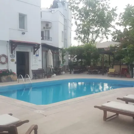 Seaside Hotel 2*
